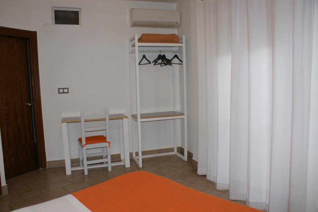 Hostal Puerto Beach Motril Exterior photo